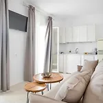Gaia Mykonos & 아파트