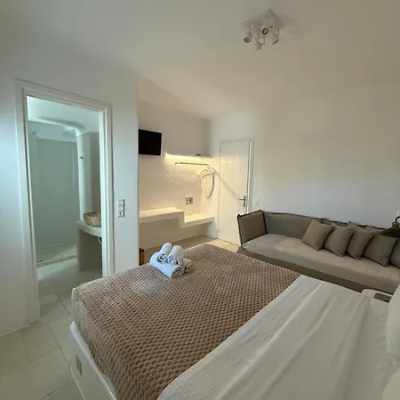 Gaia Mykonos & * Tagoo (Mykonos)